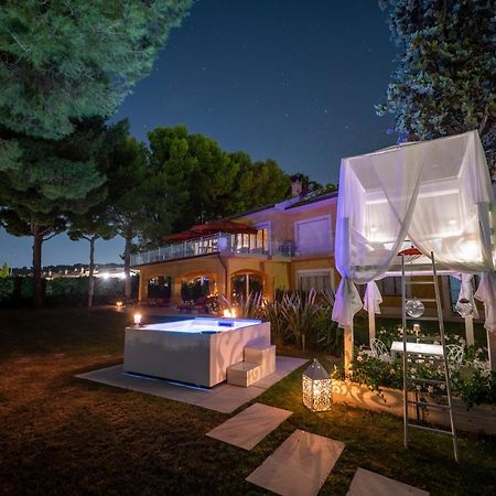 Tra Gli Alberi E Il Mare Sirolo Exterior foto