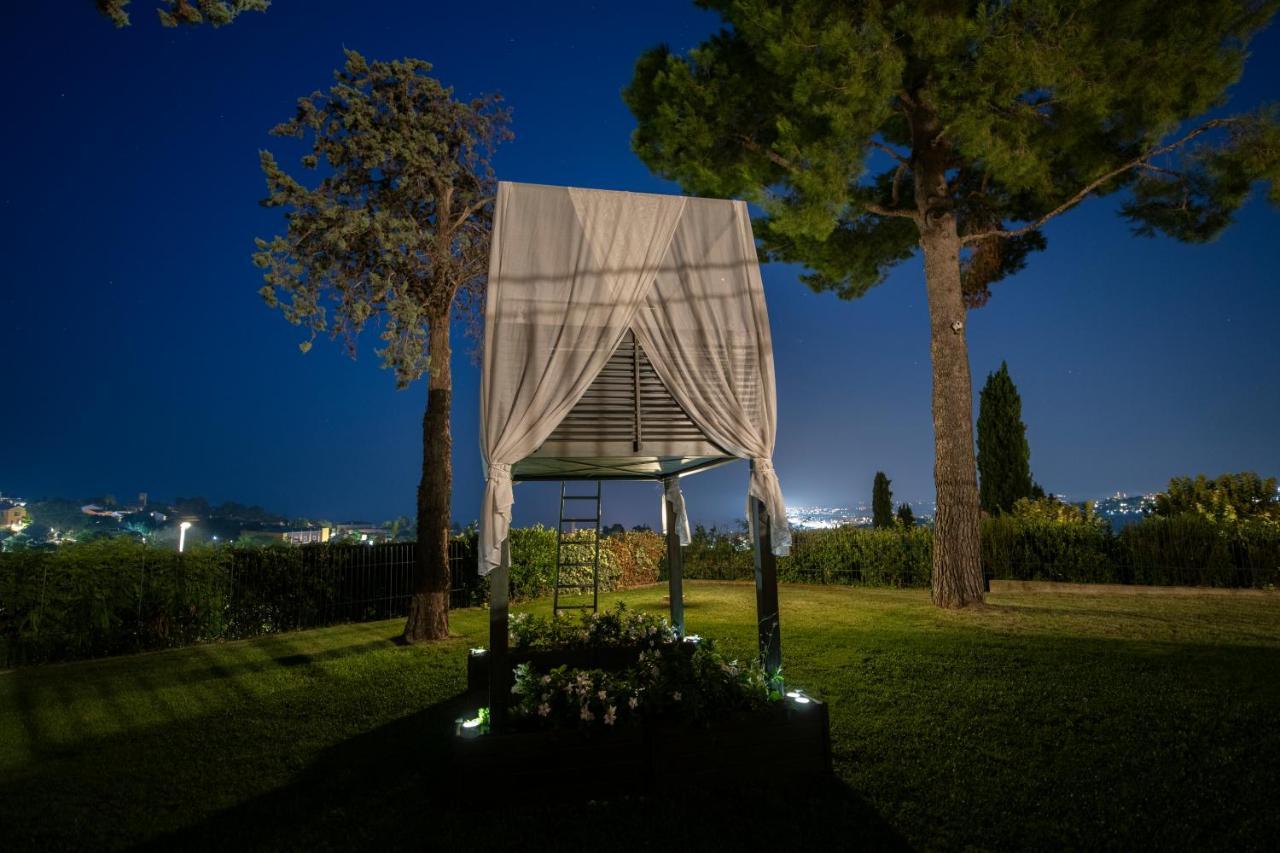 Tra Gli Alberi E Il Mare Sirolo Exterior foto