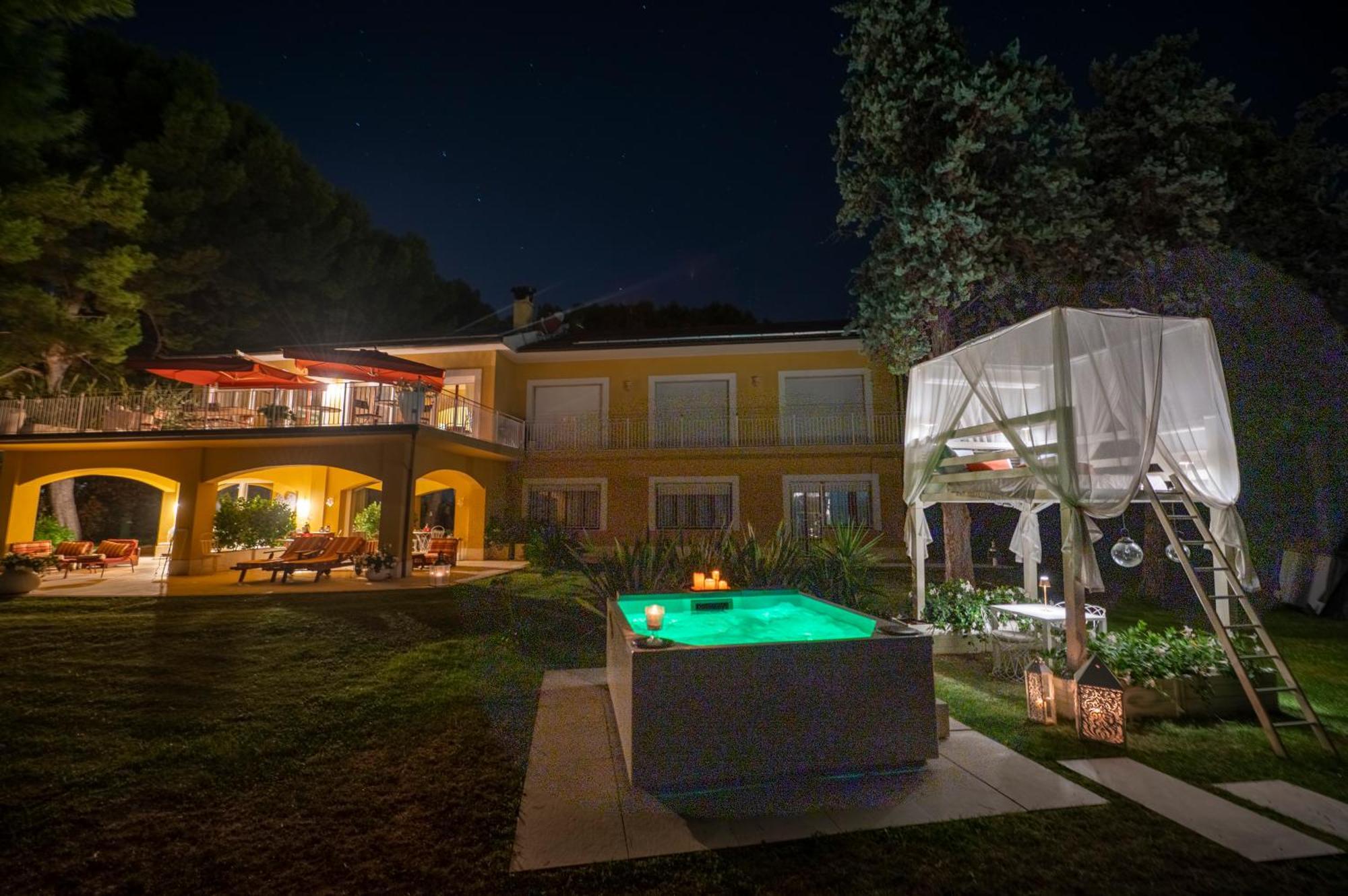Tra Gli Alberi E Il Mare Sirolo Exterior foto