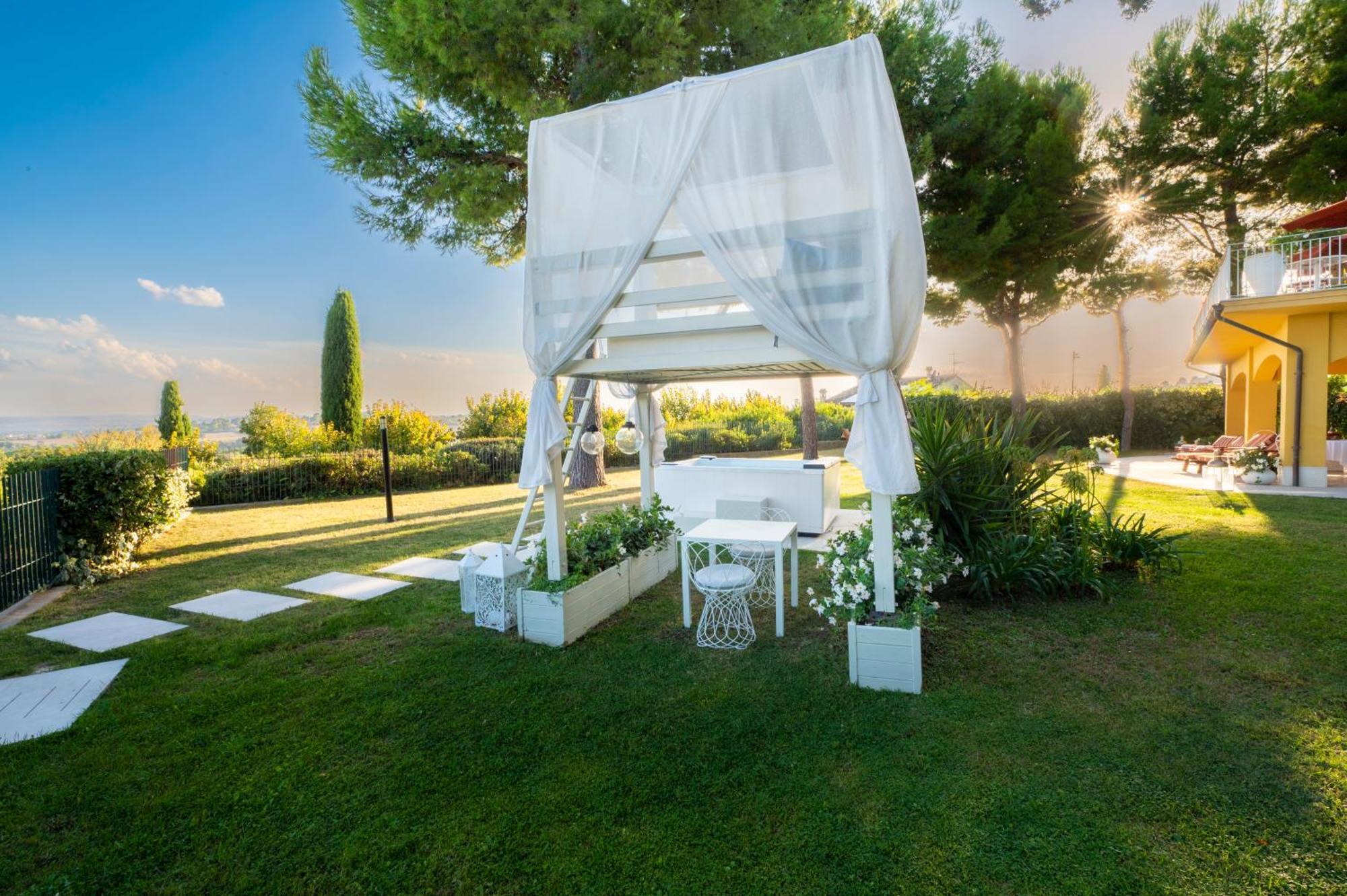 Tra Gli Alberi E Il Mare Sirolo Exterior foto